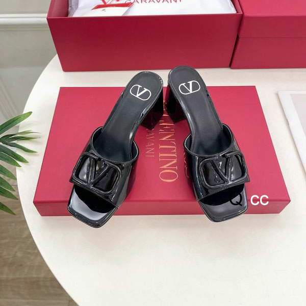 Picture of Valentino Shoes _SKUValentinosz35-406CMXC040120244